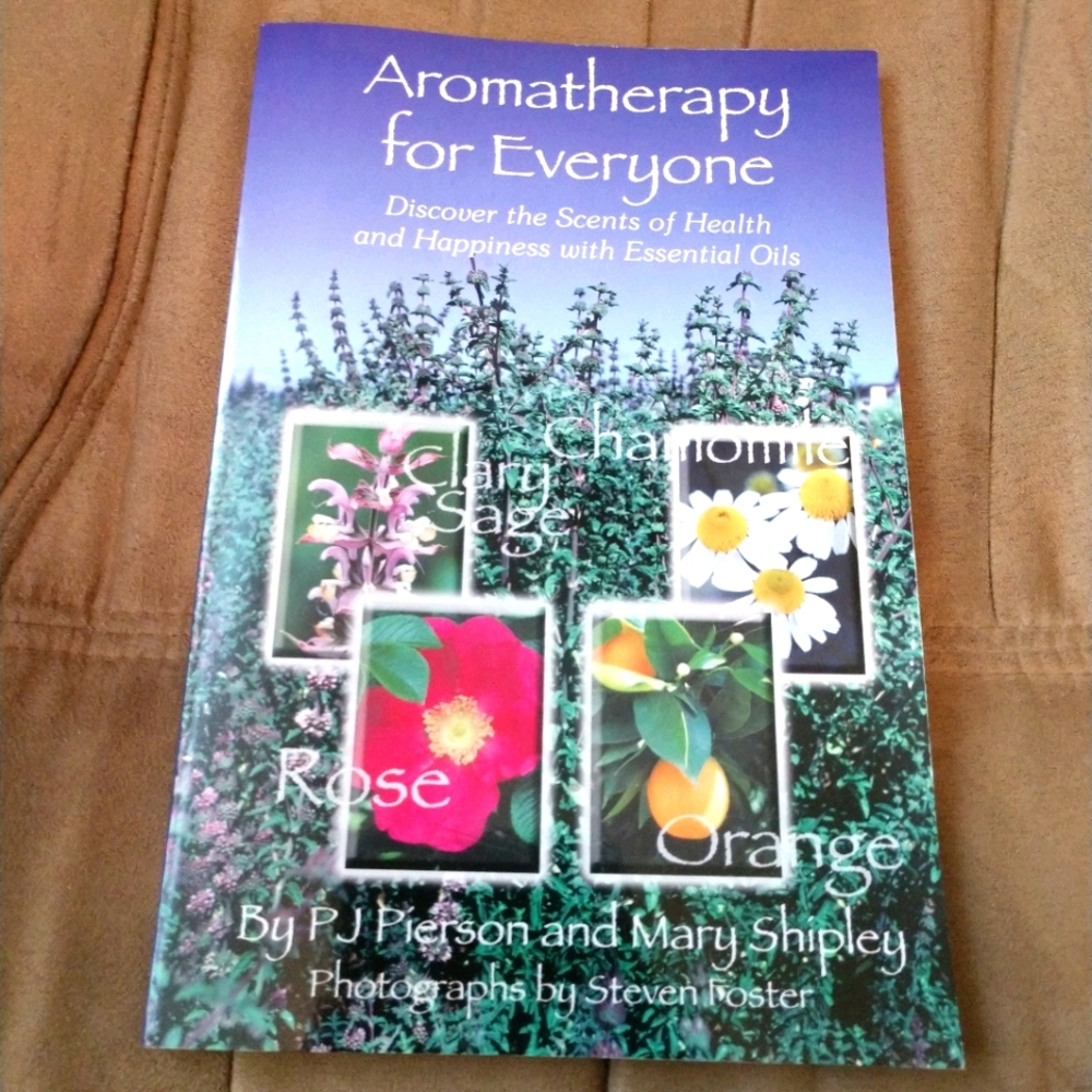 😀 AROMATHERAPY FOR EVERYONE BOOK PREOWNED